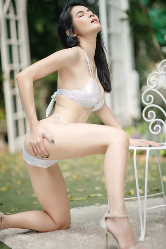 รูปโป๊สาว แนท เกศริน ครูสาวสวยในตำนาน ของชายไทย